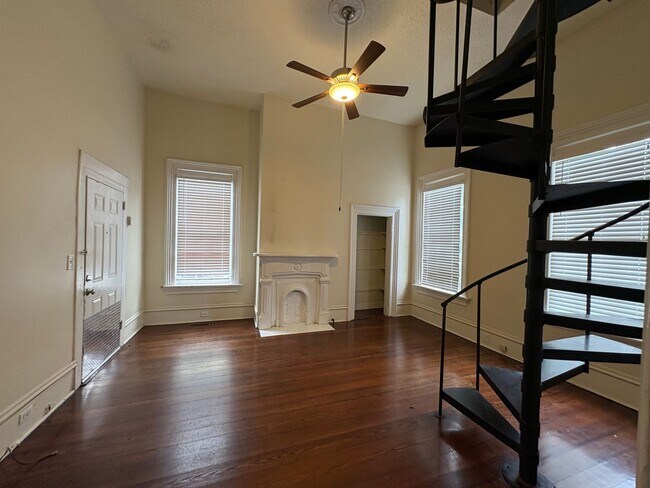 Foto del edificio - 1065 College St