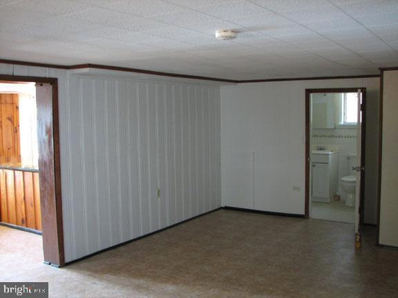 Building Photo - 346-BASEMENT Shady Ln