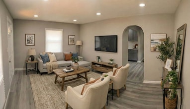 Building Photo - 10824 Apricot St