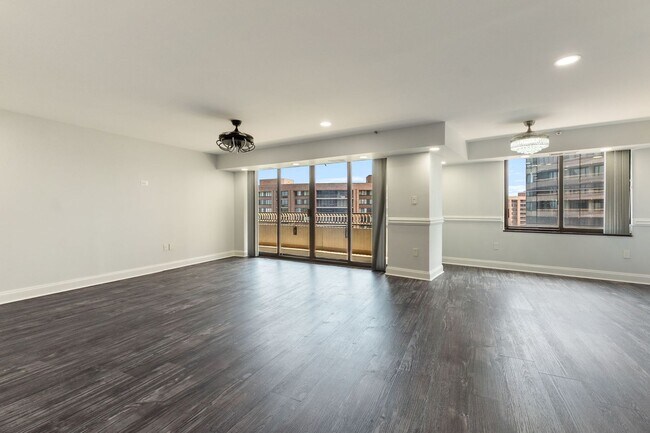 Foto del edificio - Modern Condo with River and City Views!