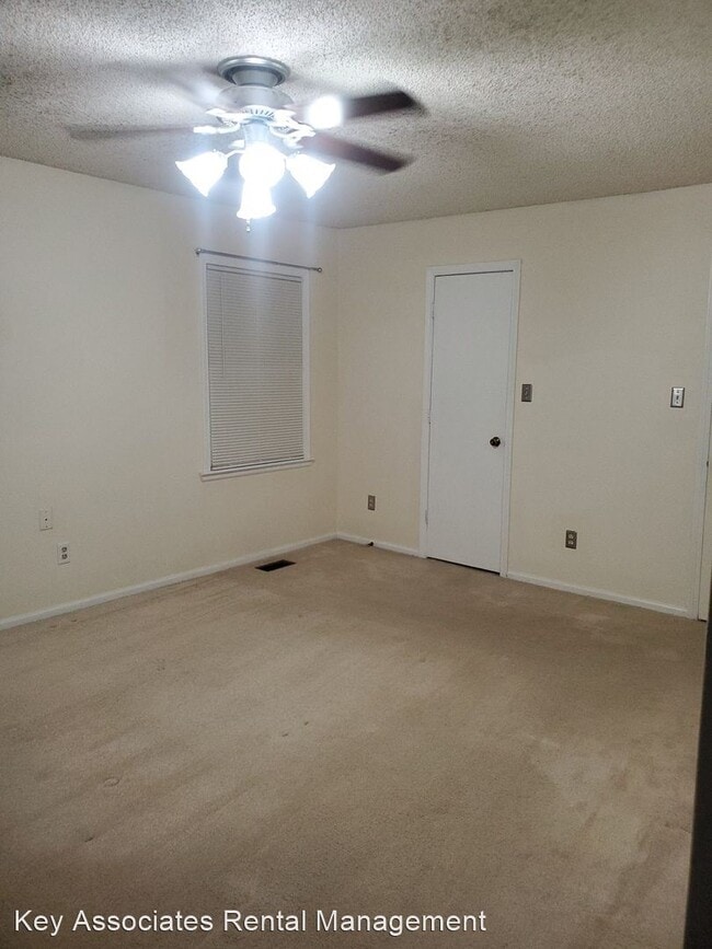 Building Photo - 3 br, 2.5 bath House - 2122 NW Kendall