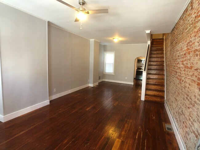 Building Photo - 2052 Bellmore Ave