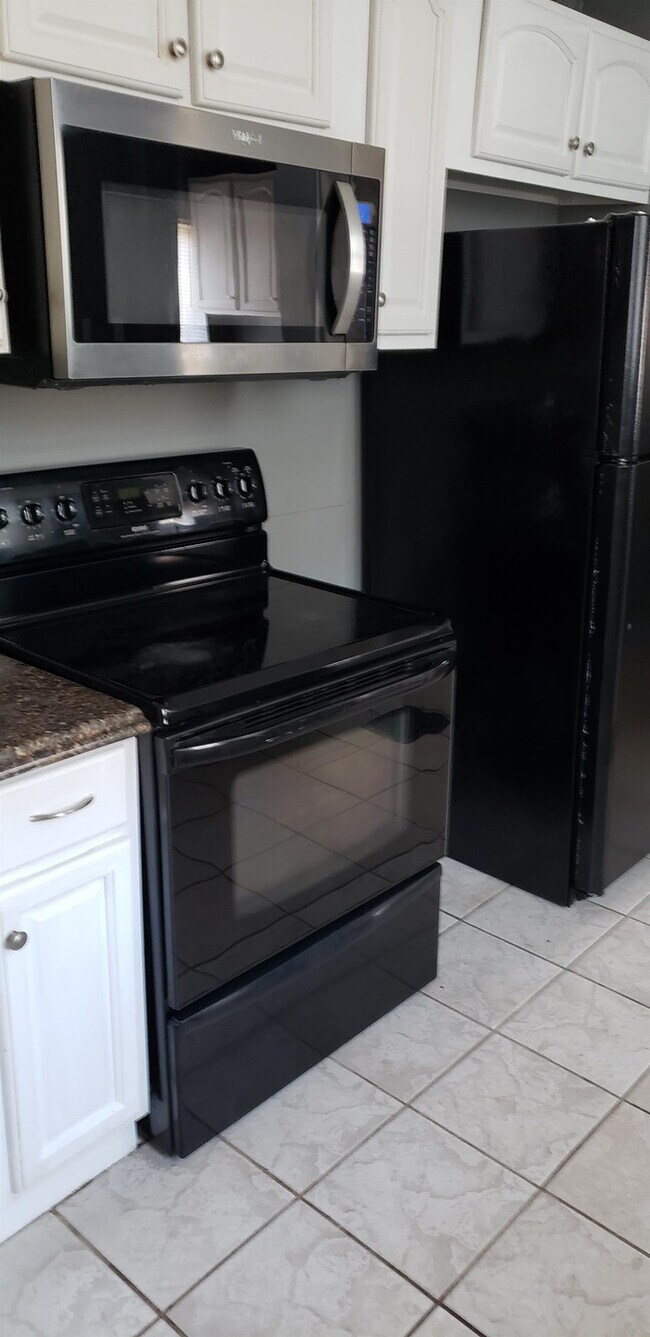 Foto del edificio - 2543 E 5th Ave