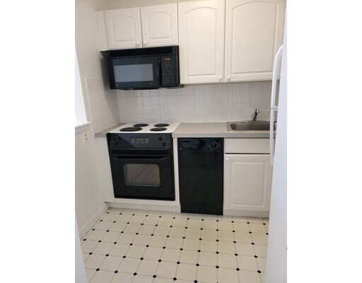 Building Photo - 6 Gilson Rd