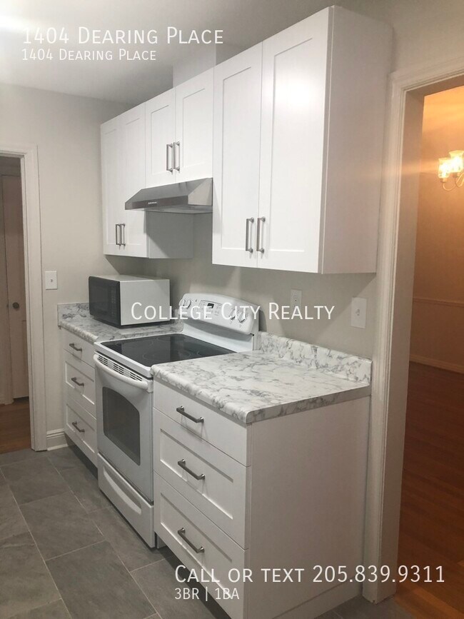 Building Photo - 1404 Dearing Pl