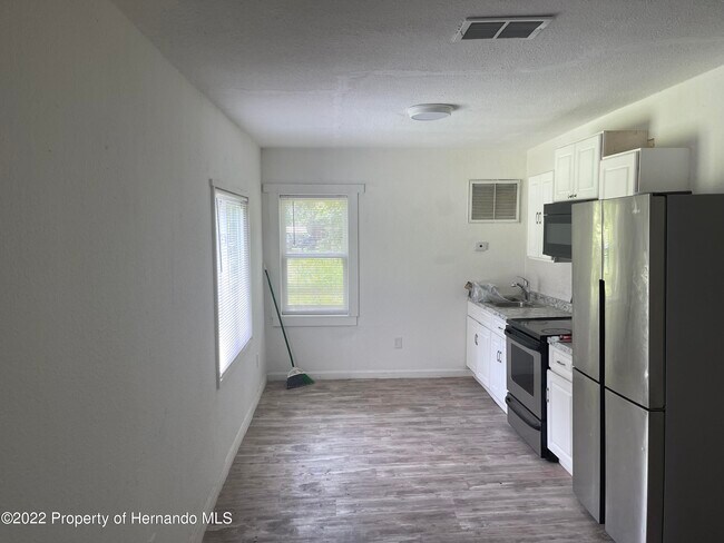 Building Photo - 9023 Gronde Ave