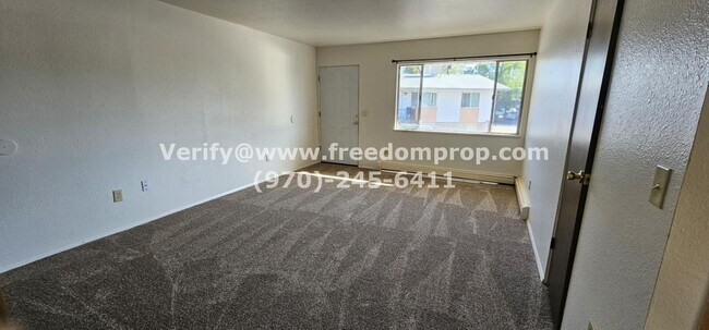 Foto del edificio - 2857 1/2 Elm Circle
