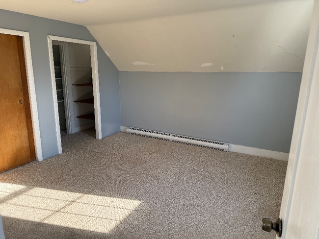 Foto del edificio - 302 Maine St