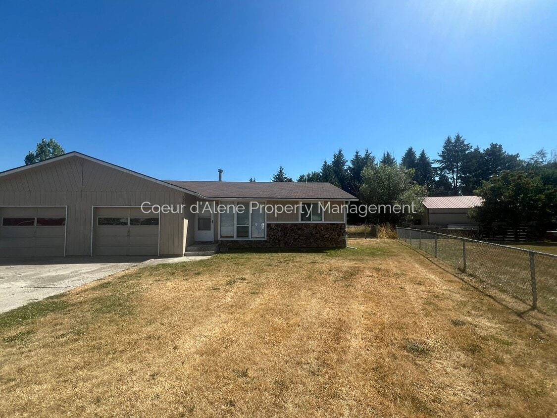 Primary Photo - 520 W Golden Sun Ct