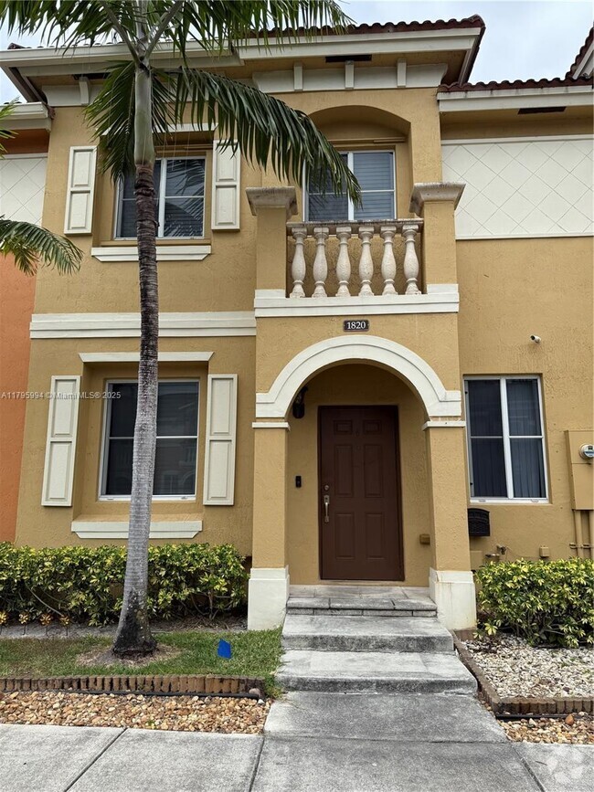 Building Photo - 1820 SW 89th Terrace