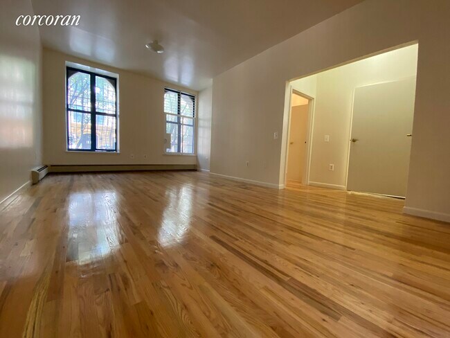 Building Photo - 38 W 129th St