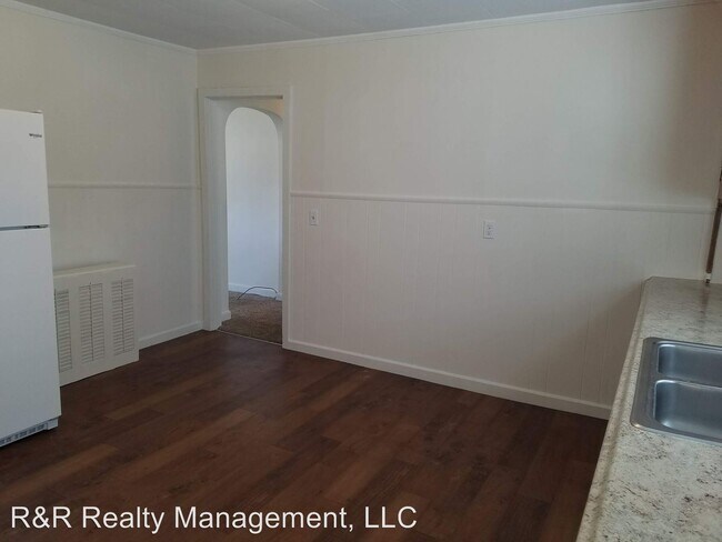 Foto del edificio - 3 br, 1 bath House - 71 Malden St