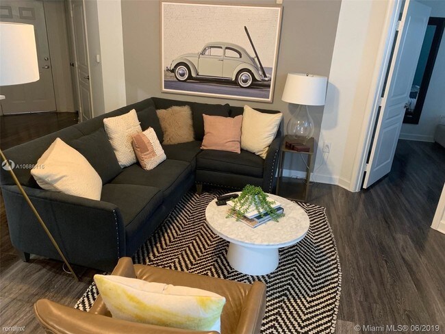 Foto del edificio - 2 br, 2 bath  - 833 University Blvd