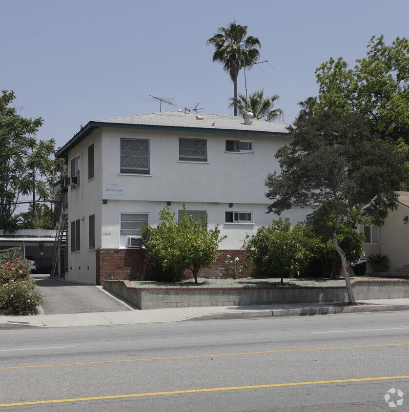 Primary Photo - 11645 Burbank Blvd
