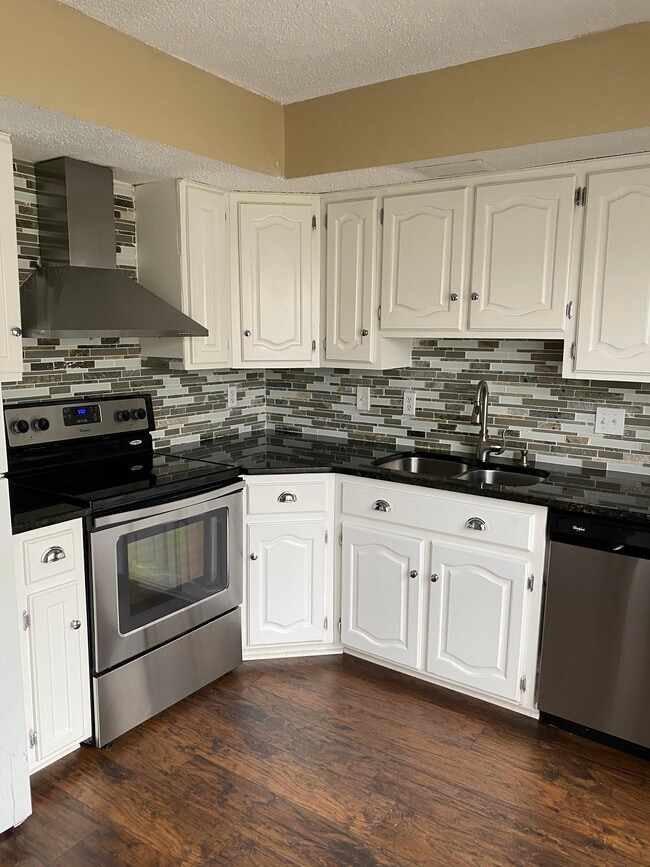 Building Photo - 5725 Worchester Dr