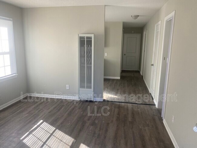 Foto del edificio - 741 Neptune St