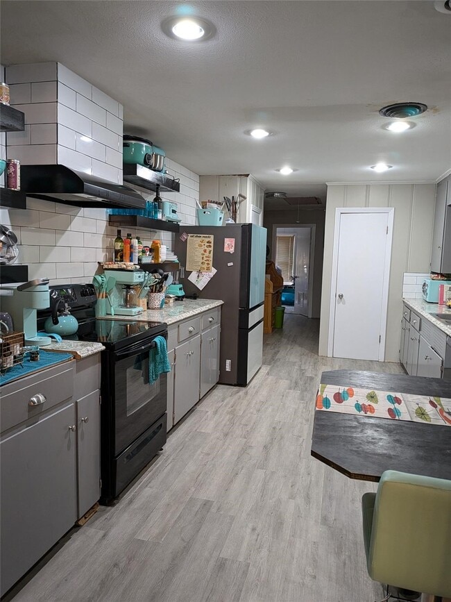 Building Photo - 2306 Ave P