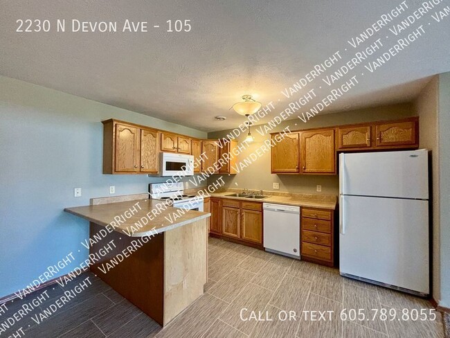 Building Photo - 2 Bedroom Walk Out Apartment in Tea!