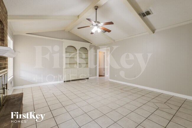 Foto del edificio - 222 Magic Oaks Dr