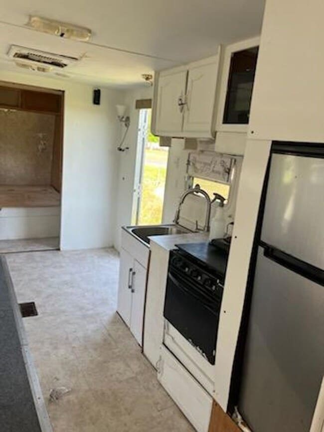Building Photo - Sunshine MHP at Lake Alfred