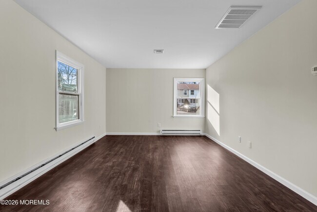 Foto del edificio - 110 Lexington Blvd