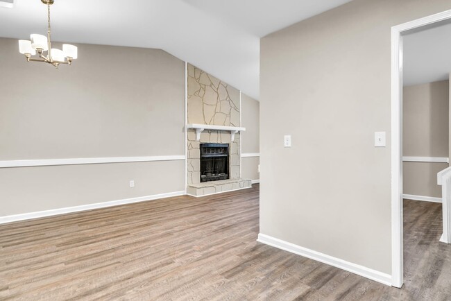 Building Photo - 5443 Zachary Dr