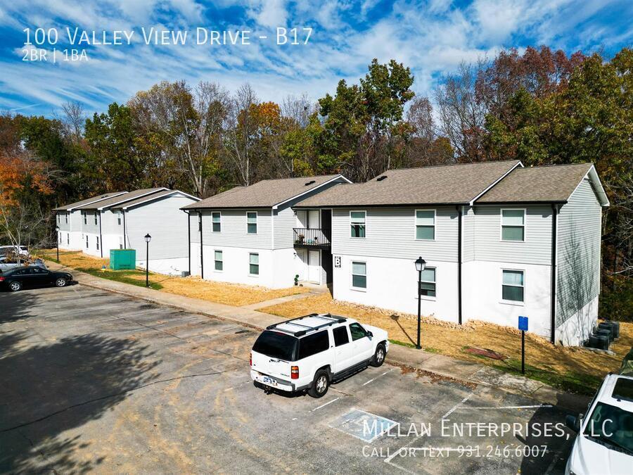 Building Photo - 100 Valley View Dr