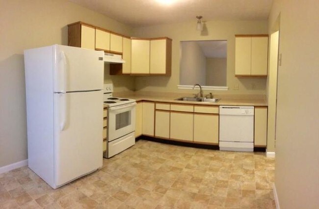 Building Photo - PENDING-Spacious Ranch in Pike Township!