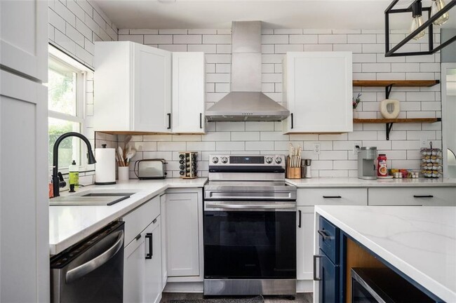 Foto del edificio - 1778 Flintwood Dr SE