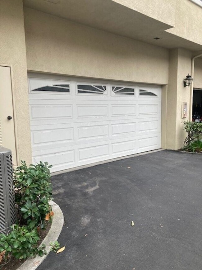 Foto del edificio - 3 Bedroom 3 Bath Home Located in the gated...