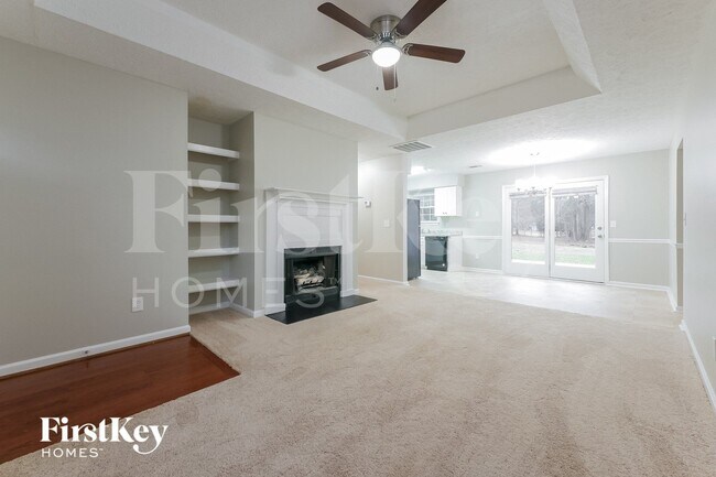 Foto del edificio - 400 Lone Oak Dr