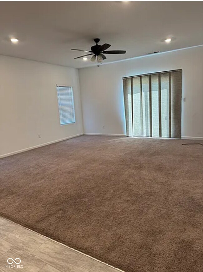 Foto del edificio - 10201 Meadow Path Ln