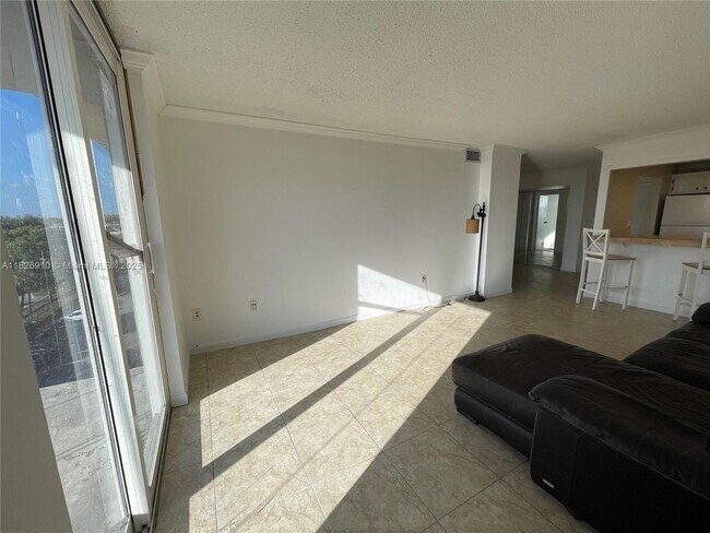 Foto del edificio - 16851 NE 23rd Ave