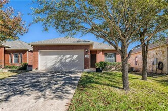 Building Photo - 271 Housefinch Loop