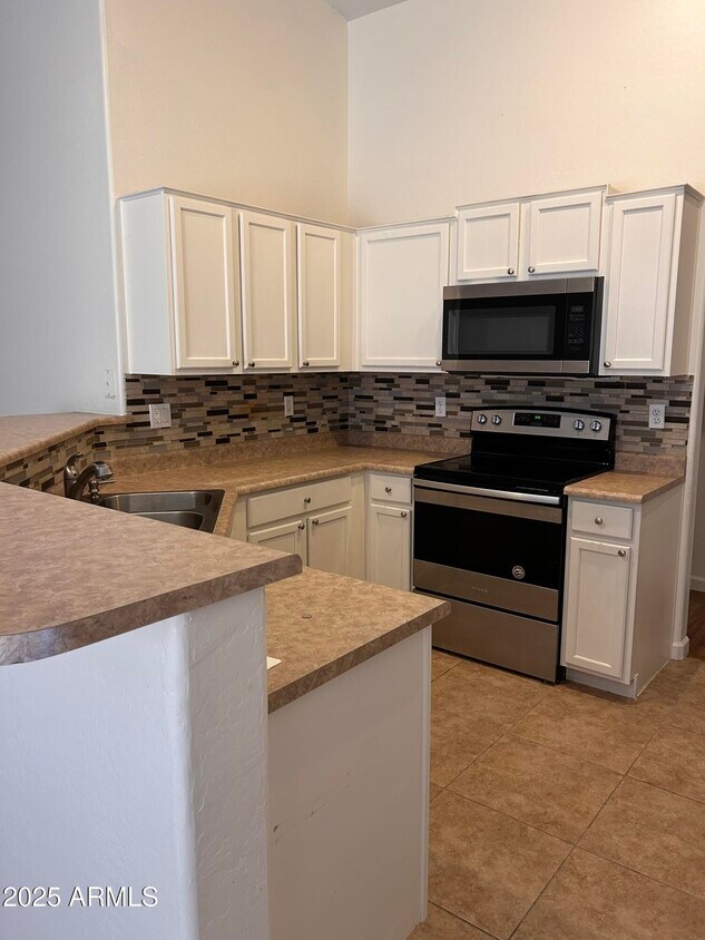 Foto principal - 381 S 229th Dr