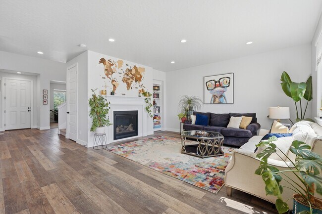 Foto del edificio - 2208 N Elderberry Dr