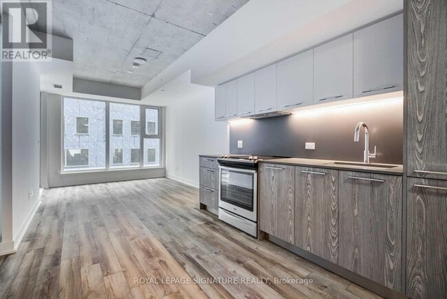 Building Photo - 30 Baseball Pl