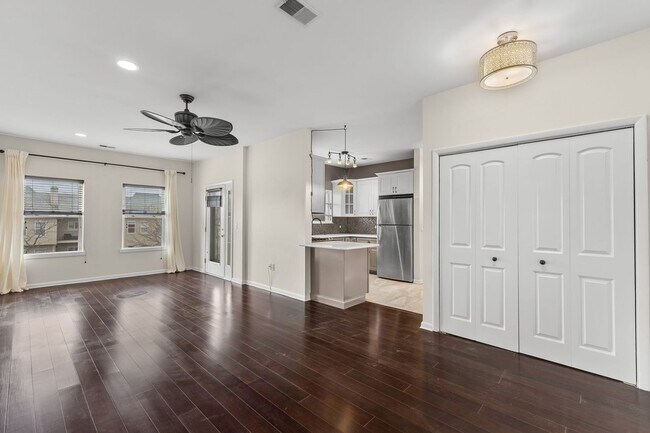 Foto del edificio - 1017 Brittany Dr