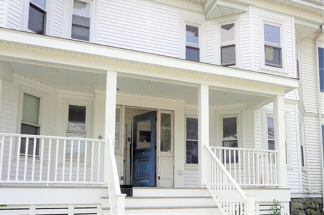 Building Photo - 43 Walnut St