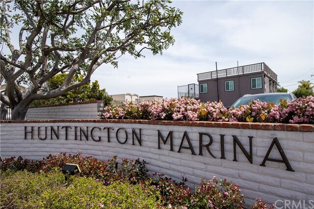 Building Photo - 16070 Mariner Dr