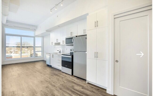 Photo du bâtiment - 386 Richmond Rd