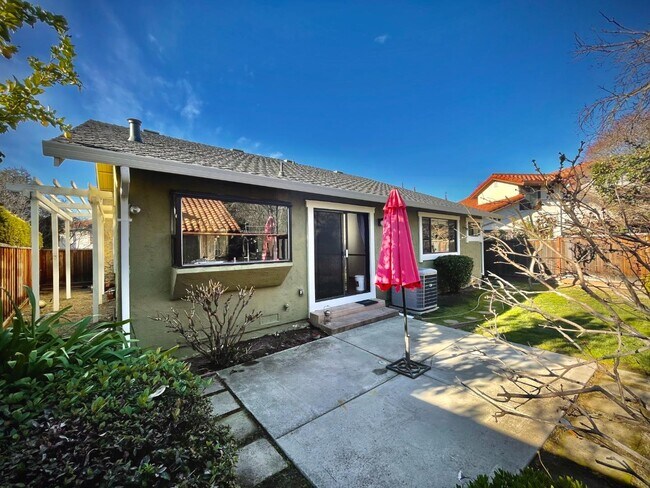 Foto del edificio - 213 Woodbridge Cir