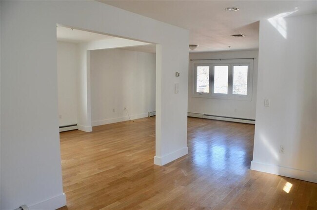 Building Photo - 59 71st St