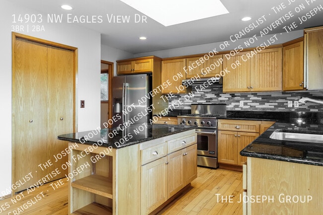 Building Photo - 14903 NW Eagles View Dr