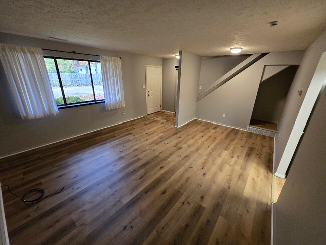 Foto del edificio - 26640 Lake of the Falls Blvd