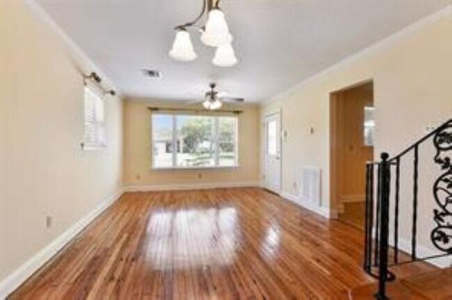 Comedor Sala de estar - 996 Allen Toussaint Blvd