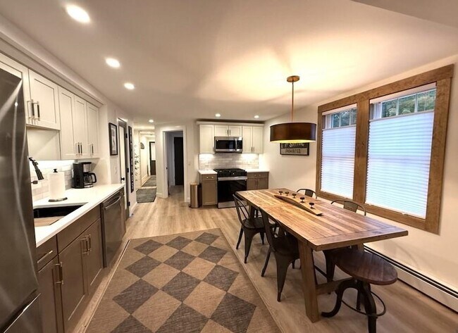 Foto del edificio - 2895 White Mountain Hwy