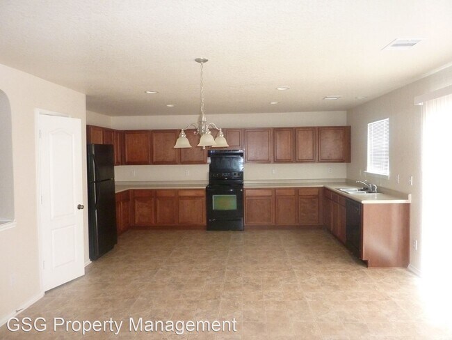 Building Photo - 3 br, 2.5 bath House - 1318 Range Field