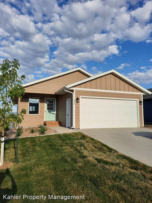 5 br, 2 bath House 635 Diamond Ridge Blvd House Rental in Rapid