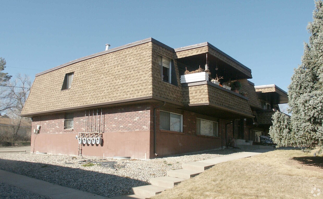 Primary Photo - 6297 Estes St